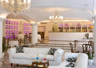 Sofa & Bar